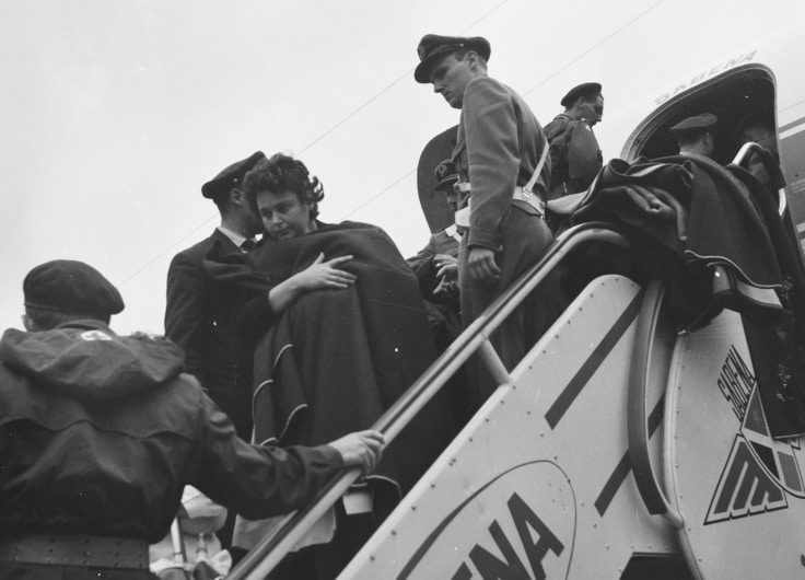 10 juli 1960 Aankomst vluchtelingen uit de Congo te Brussel vrouwen en kinderen verlaten het Bestanddeelnr 911 4130