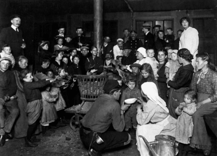 Des réfugiés belges dans la Gare du Nord 1914