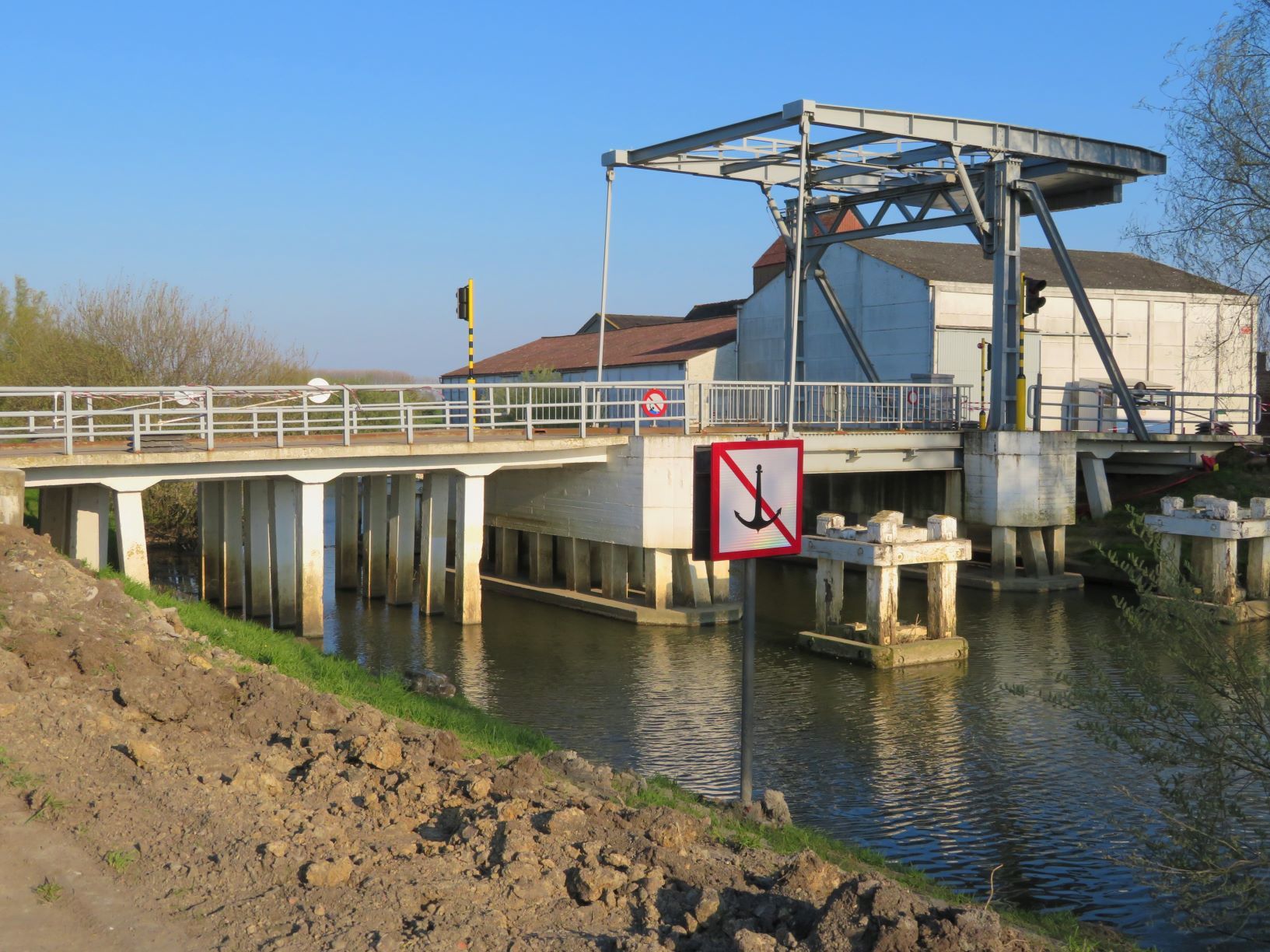 IX-1-Oude-Elzendammebrug-over-de-IJzer-nu-in-Stavele