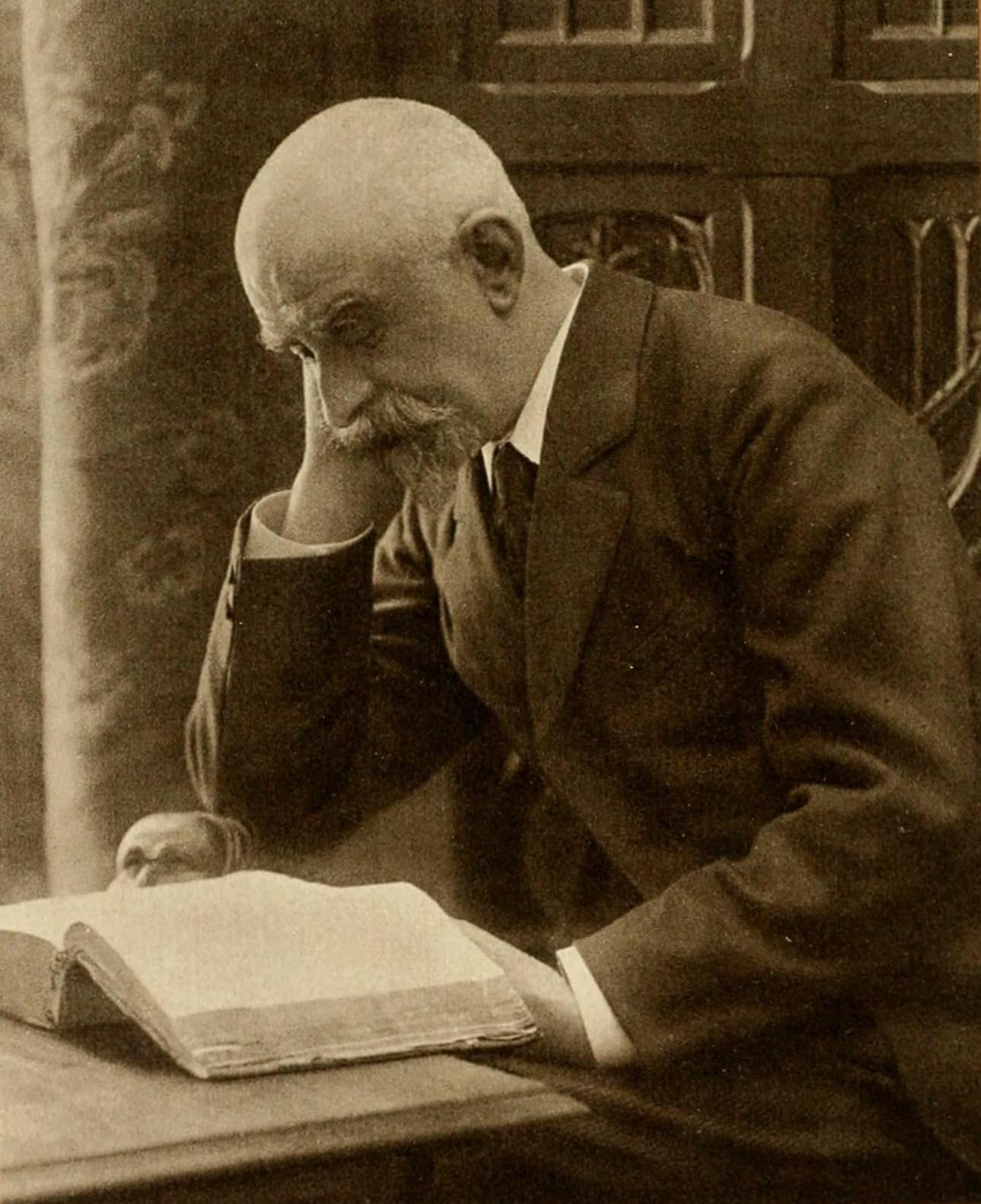 Joris Karl Huysmans vers1895 c wikimedia commons