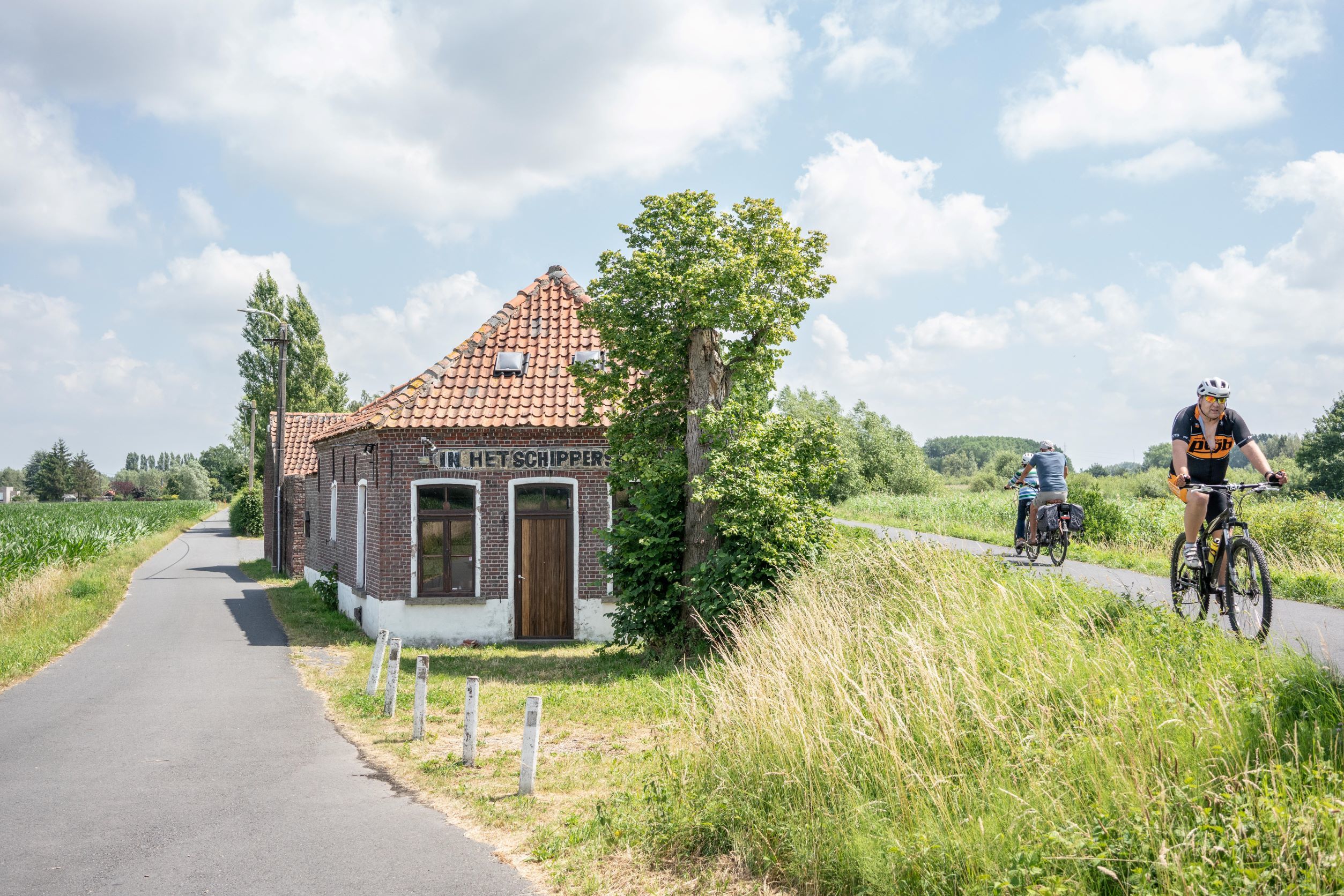 Le café t Schippershuis près des bords de l Escaut à Destelbergen