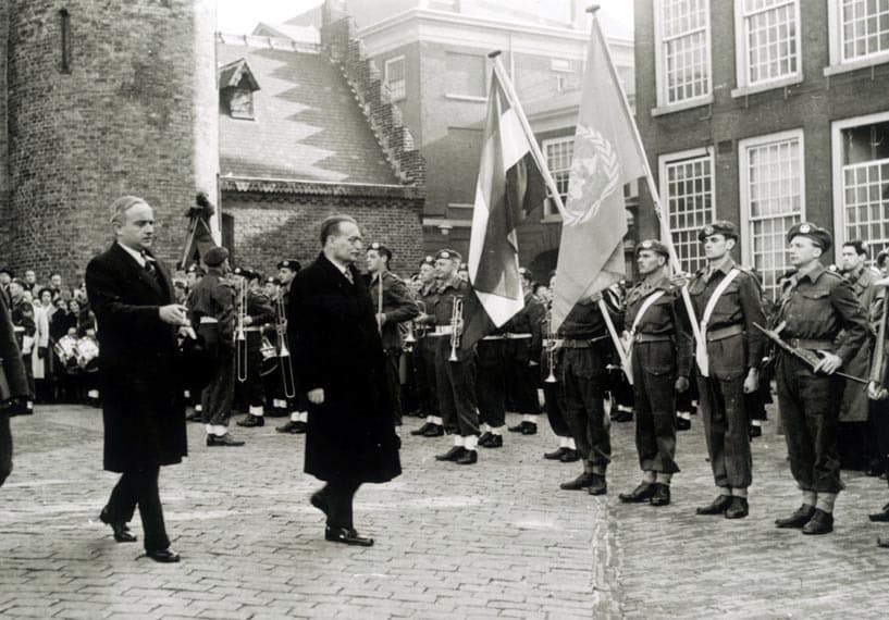 Overdracht commando NDVN Willem Drees 1950