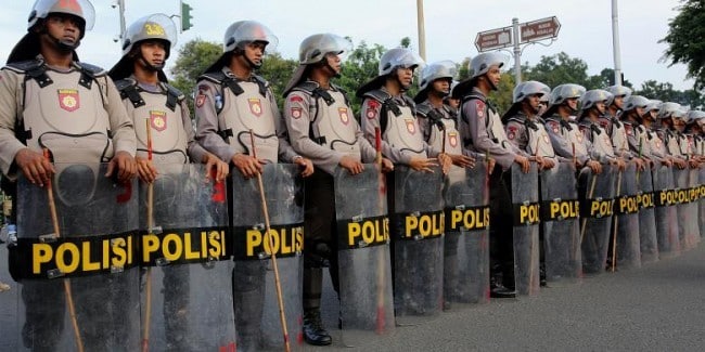 POLISI1