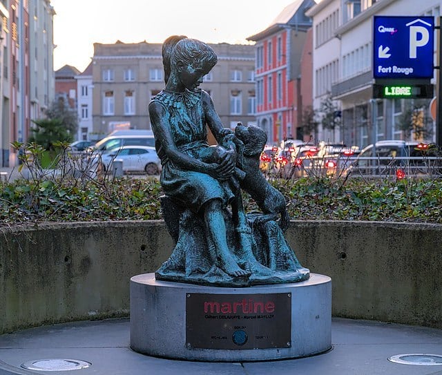 Statue de Martine c Benoit Brummer Wikimedia