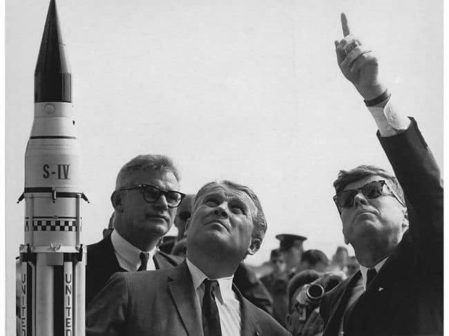 Wernher von Braun et John F Kennedy