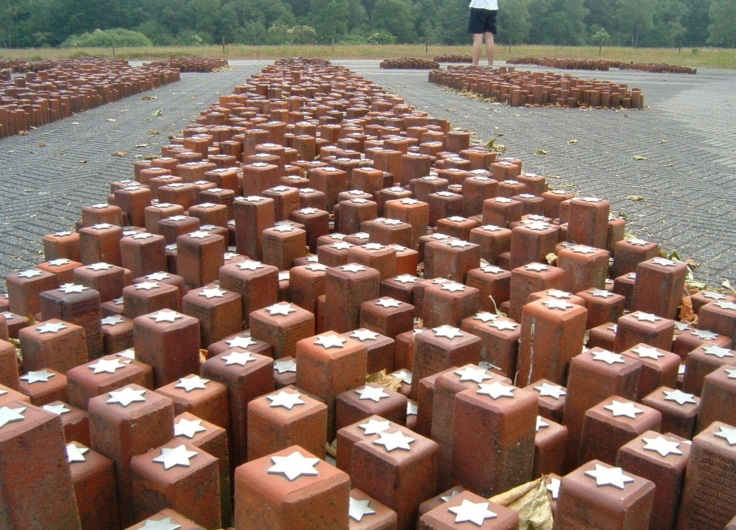 Westerbork monument1 c Blacknight