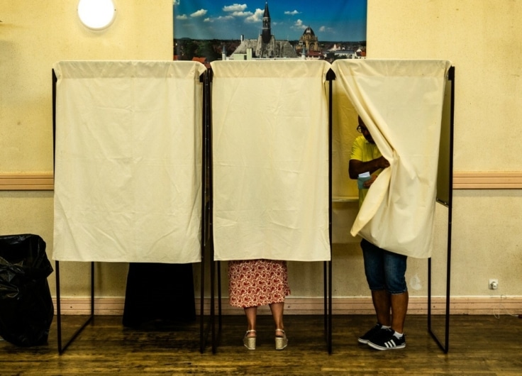 Bureau de vote à Hénin Beaumont 1er tour c Montard