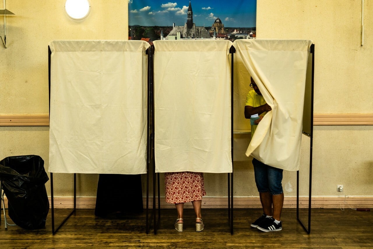 Bureau de vote à Hénin Beaumont 1er tour c Montard