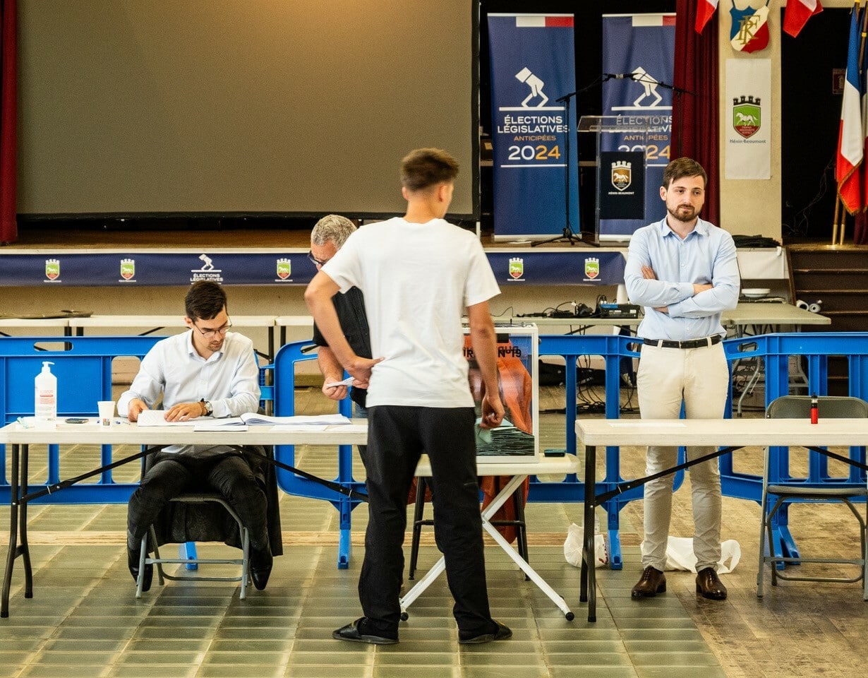 Bureu de vote assesseurs Hénin Beaumont c Montard