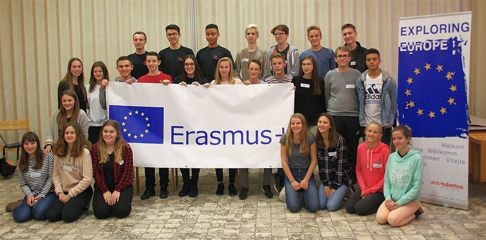 Erasmusstudenten in het college